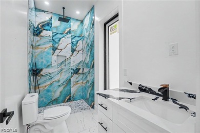 This impressive property offers 5 bedrooms plus a den, 6 - photo 33