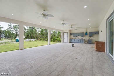 This impressive property offers 5 bedrooms plus a den, 6 - photo 34