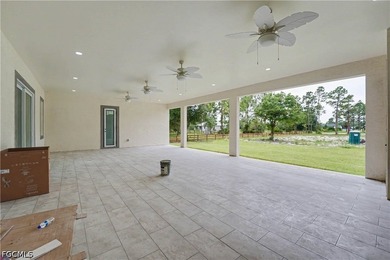 This impressive property offers 5 bedrooms plus a den, 6 - photo 35