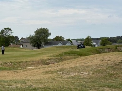 Welcome to life on the golf course in the sought-after community - photo 38