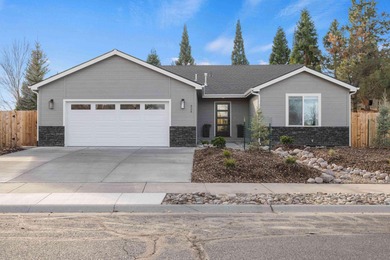 Upper Klamath Lake Home For Sale in Klamath Falls Oregon