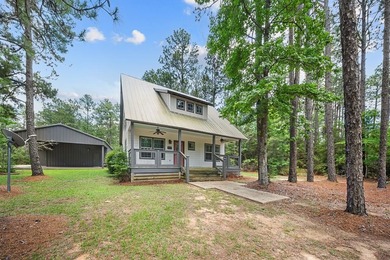 Welcome to your own private retreat in Rayburn Country! Nestled - photo 1