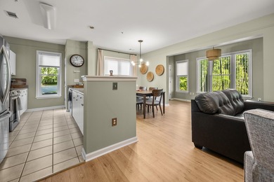 Beautiful 2 bed 2 bath first floor condo in conveniently located - photo 1