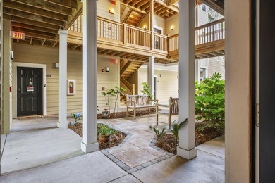 Beautiful 2 bed 2 bath first floor condo in conveniently located - photo 3