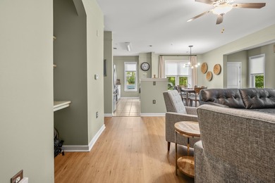 Beautiful 2 bed 2 bath first floor condo in conveniently located - photo 6