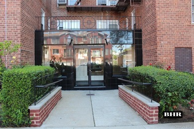 Sheepshead Bay .... Fully renovated 2-bedroom, 1-bath apartment - photo 1