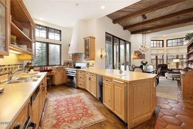 Offered for the first time, Porque No Ranch is a private - photo 5