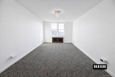 Sheepshead Bay .... Fully renovated 2-bedroom, 1-bath apartment - photo 6