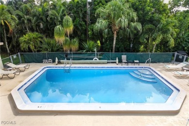 Cape Coral Lakes Area Condo For Sale in Cape Coral Florida