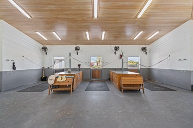 Tucked away in a quiet, secluded setting yet optimally - photo 12