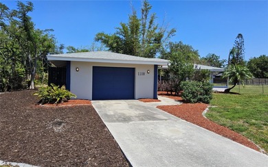 Very nice home with lots of updates Kitchen, Baths, Fans and - photo 4