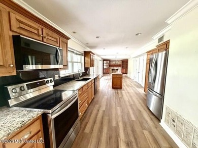 Welcome to this beautiful two s tory residence that perfectly - photo 23