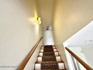 Welcome to this beautiful two s tory residence that perfectly - photo 28