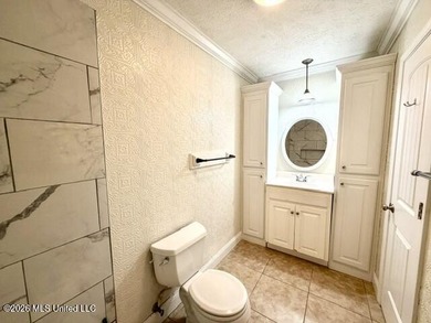 Welcome to this beautiful two s tory residence that perfectly - photo 41