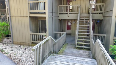 Escape to the beauty of Lake Monroe and discover easy, turnkey - photo 1
