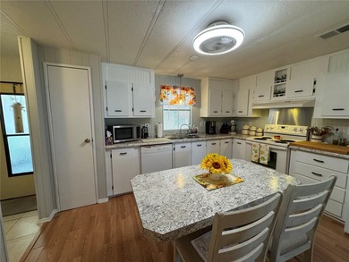 Charming 2-Bedroom, 2-Bath Home on a Corner Lot Near Lake Henry - photo 7