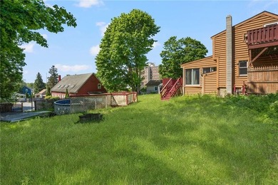 Unique two-family log cabin in the desirable Riverside area - photo 3