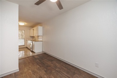 Income generating townhome! Beautifully renovated Central Corpus - photo 12