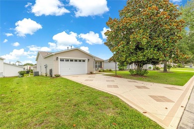 ***LOW TAXES*** INCLUDES ONE YEAR HOME WARRANTY*** ROOF - photo 2