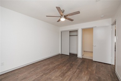 Income generating townhome! Beautifully renovated Central Corpus - photo 17