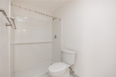 Income generating townhome! Beautifully renovated Central Corpus - photo 18