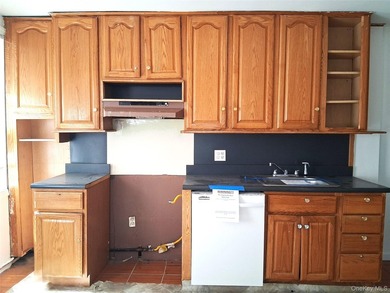 Don't miss this excellent investment or owner-occupant - photo 9