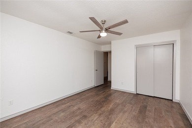Income generating townhome! Beautifully renovated Central Corpus - photo 21