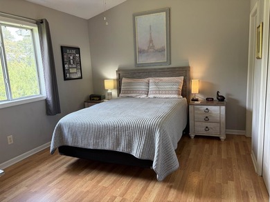 Don't miss out on this desirable top floor end unit offering - photo 6