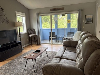 Don't miss out on this desirable top floor end unit offering - photo 10