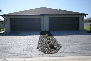 Beautiful VILLA located in BISCAYNE LANDING, a newer gated - photo 3