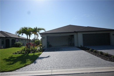 Beautiful VILLA located in BISCAYNE LANDING, a newer gated - photo 4
