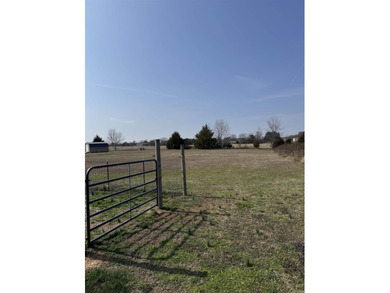 Come Check out this great 3 Bed 2 bath home on approximately .75 - photo 4