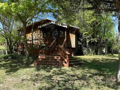 FLIPPIN COMMERCIAL BUILDING IN HIGHLY VISIBLE LOCATION W/HWY 62B