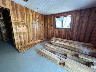 FLIPPIN COMMERCIAL BUILDING IN HIGHLY VISIBLE LOCATION W/HWY 62B