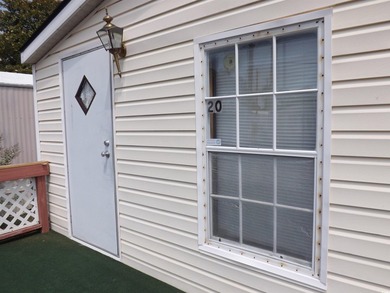 Come and check this manufactured home out with a lot going for - photo 4