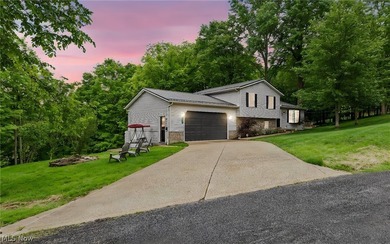 Beautifully updated 3 bedroom, 2 full bath home with year-round - photo 2