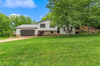 Beautifully updated 3 bedroom, 2 full bath home with year-round - photo 3