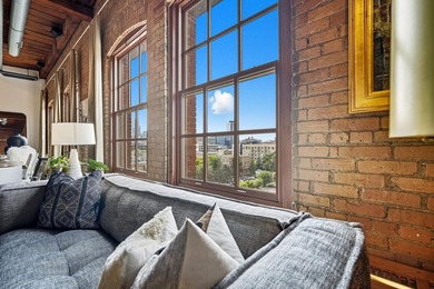 Originally built in 1900, this Historical North Loop Loft - photo 12