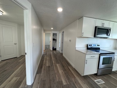 Beautifully remodeled 3-bedroom, 2-bath home offering - photo 15