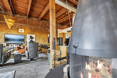 Originally built in 1900, this Historical North Loop Loft - photo 18
