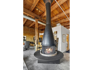 Originally built in 1900, this Historical North Loop Loft - photo 19