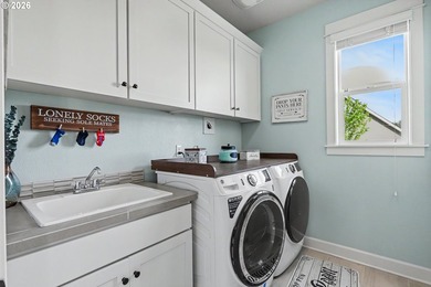 Welcome to your Dream Multi-Generational Home! This Exquisite - photo 31