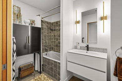 Originally built in 1900, this Historical North Loop Loft - photo 38