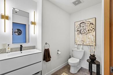 Originally built in 1900, this Historical North Loop Loft - photo 41