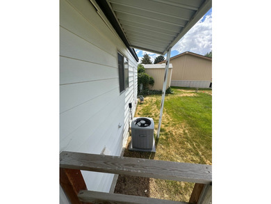 Beautifully remodeled 3-bedroom, 2-bath home offering - photo 41