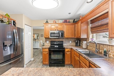 Welcome Home to this Truly Spectacular 4-bedroom Professional - photo 9