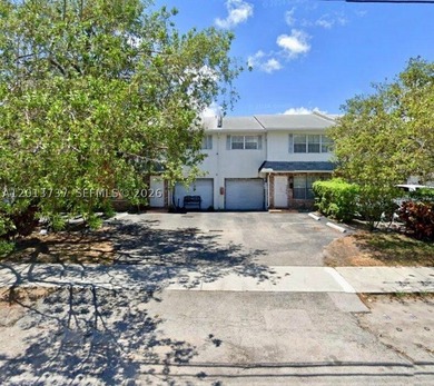 Crystal Lake - Broward County Townhome/Townhouse Sale Pending in Deerfield Beach Florida