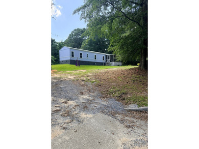 Welcome home to this beautifully maintained 3-bedroom - photo 2