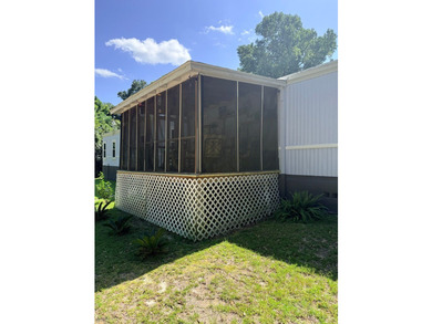 Welcome home to this beautifully maintained 3-bedroom - photo 7