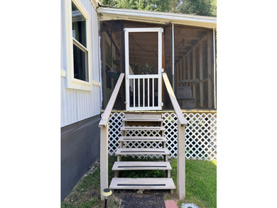 Welcome home to this beautifully maintained 3-bedroom - photo 8